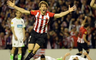 Llorente tỏa sáng, La Liga lấy lại thể diện